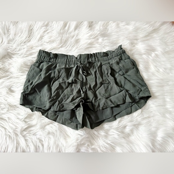 Aritzia‎ Wilfred Montrouge Crepe Shorts Size S - Picture 2 of 4